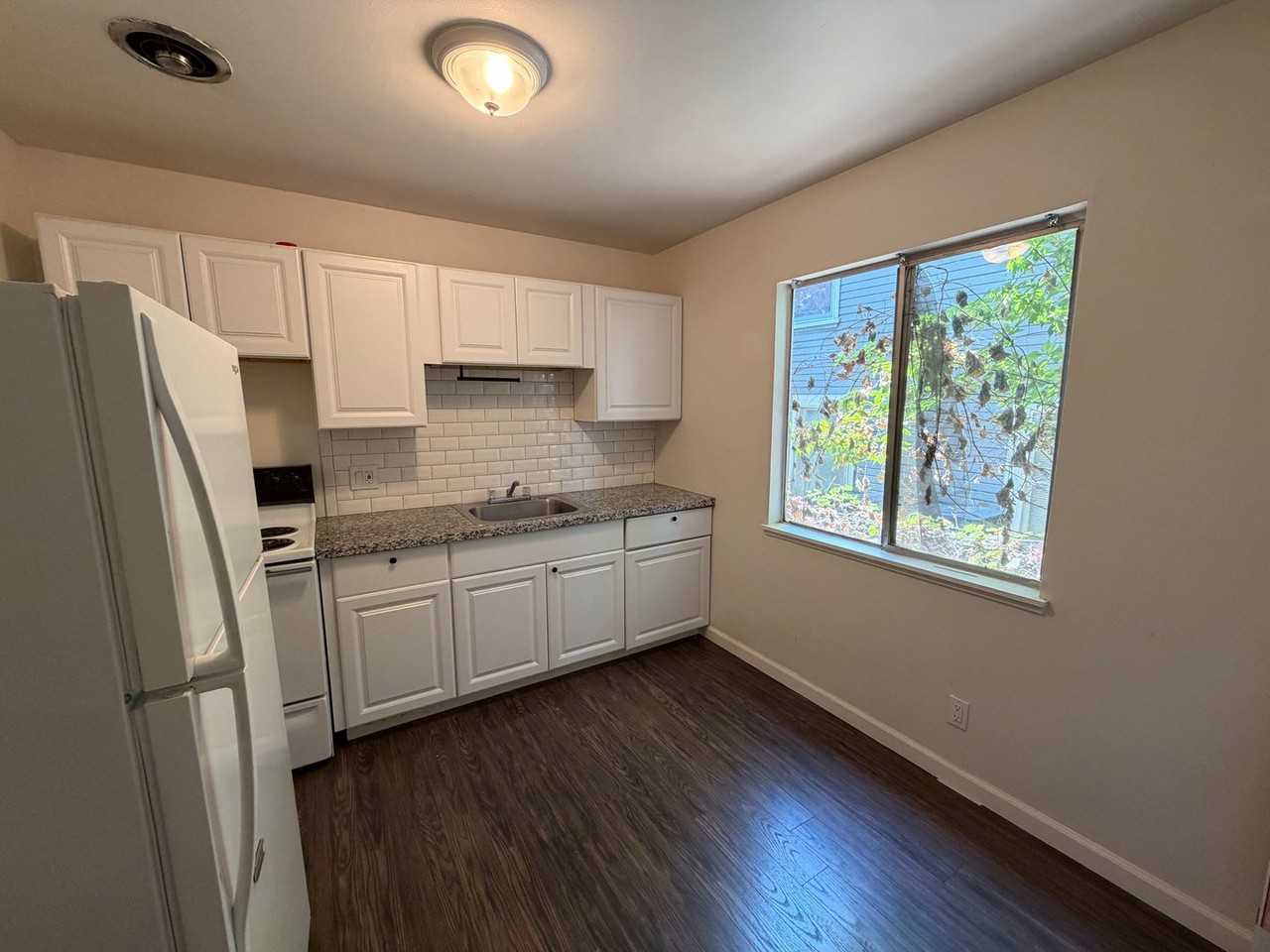 2615 2615 D St - 2615 Dt St #2 - Photo 4 of 6