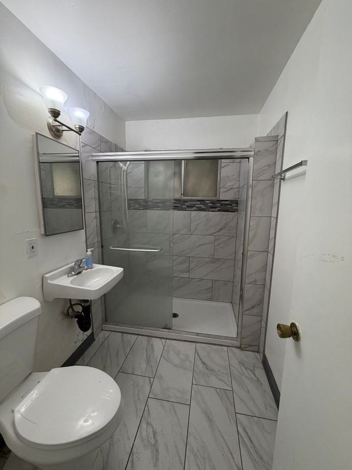 2615 2615 D St - 2615 Dt St #2 - Photo 6 of 6