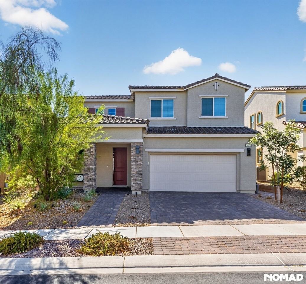 1074 Page Park Ln - Photo 2 of 31
