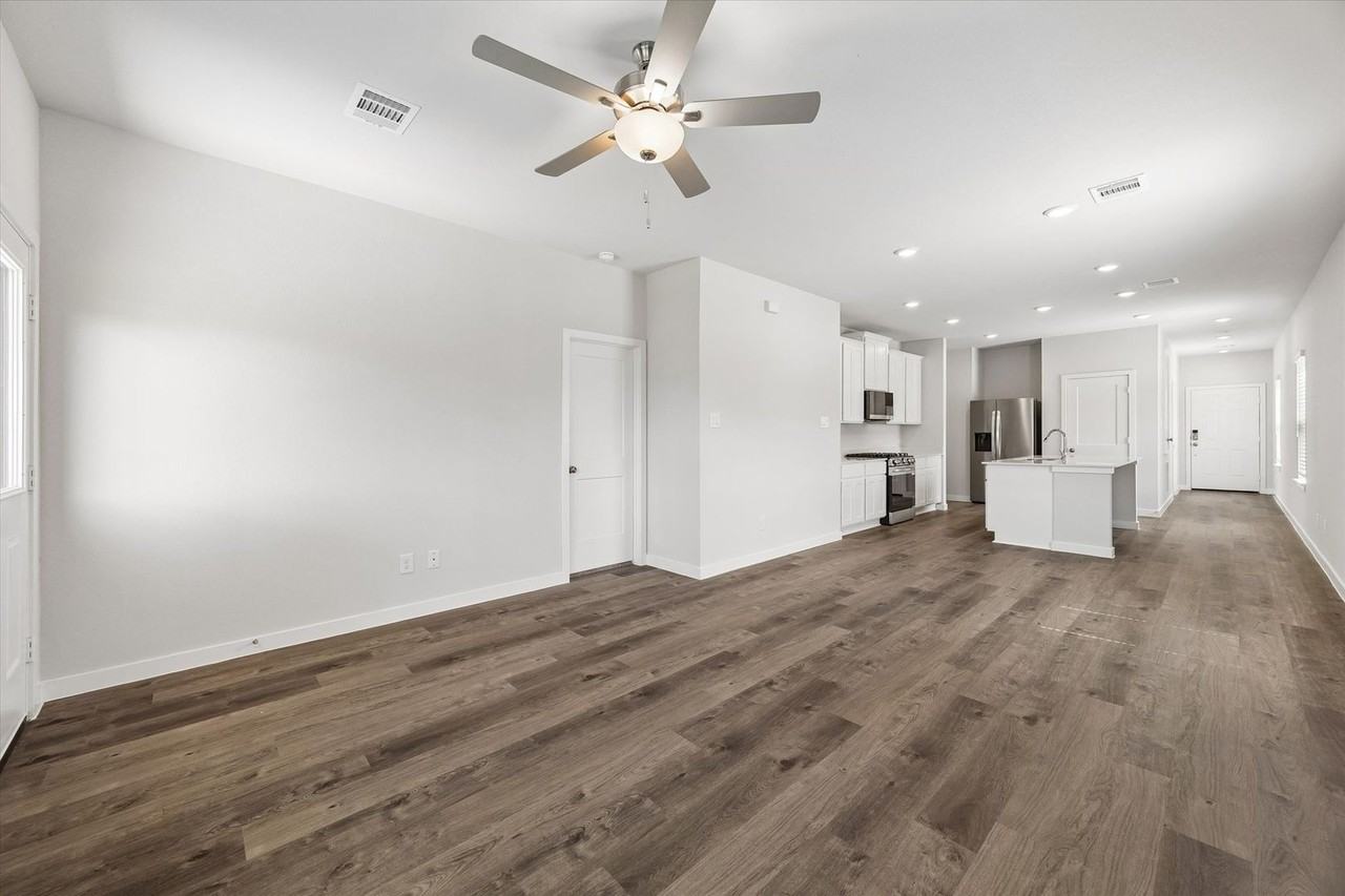 11605 Whirlaway Dr - Photo 5 of 20