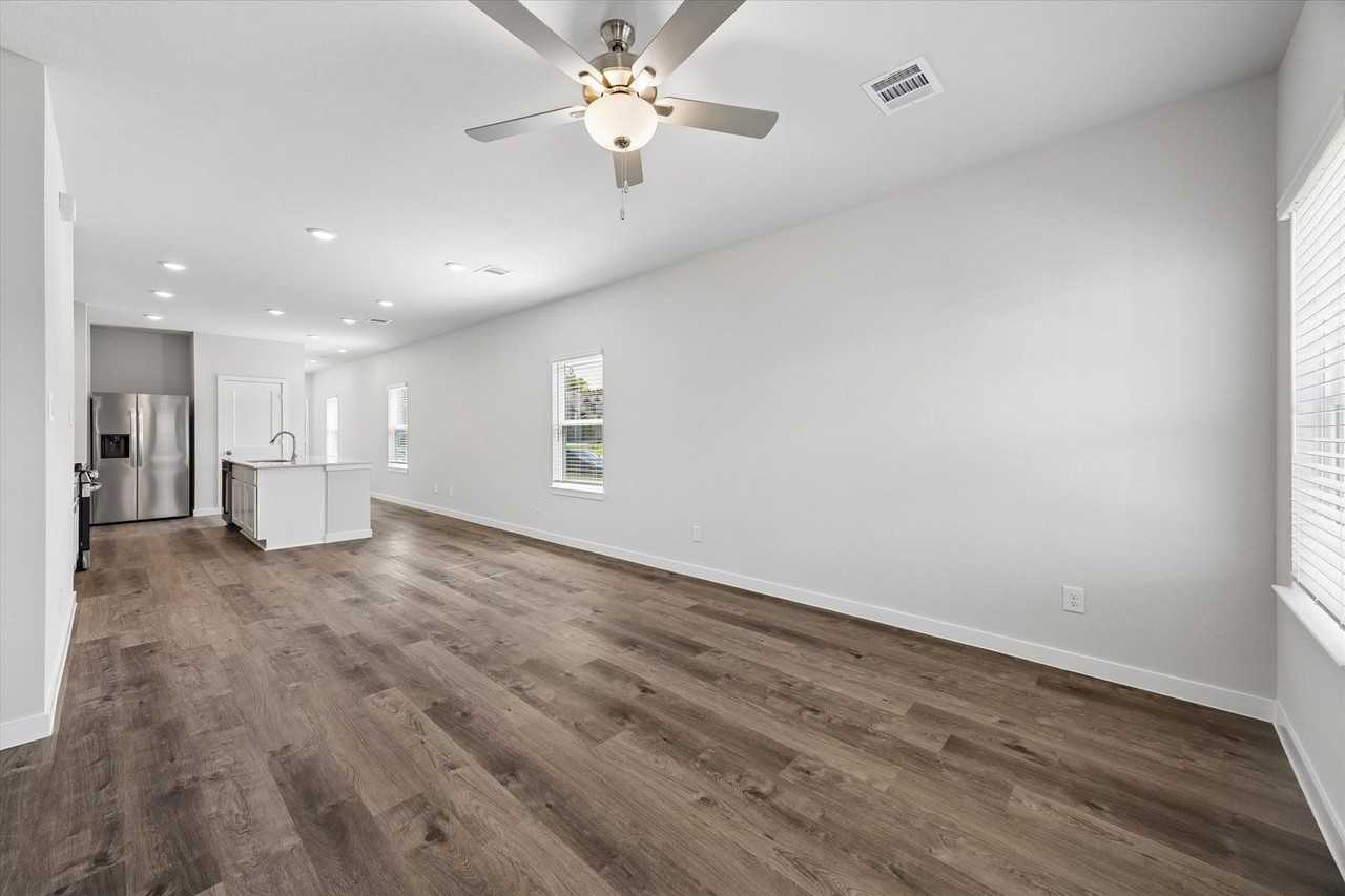 11605 Whirlaway Dr - Photo 6 of 20