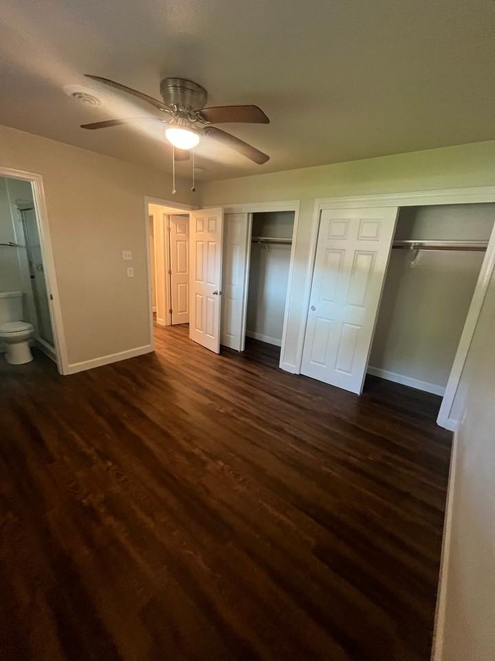 1905 Silvaire Dr - Photo 5 of 10