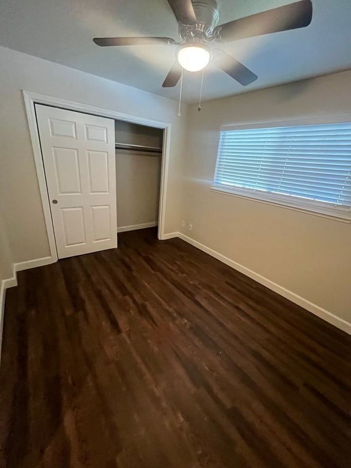 1905 Silvaire Dr - Photo 7 of 10