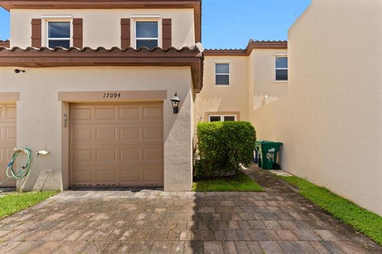 17094 17094 SW 95th Ter th 17094 - Photo 3 of 36