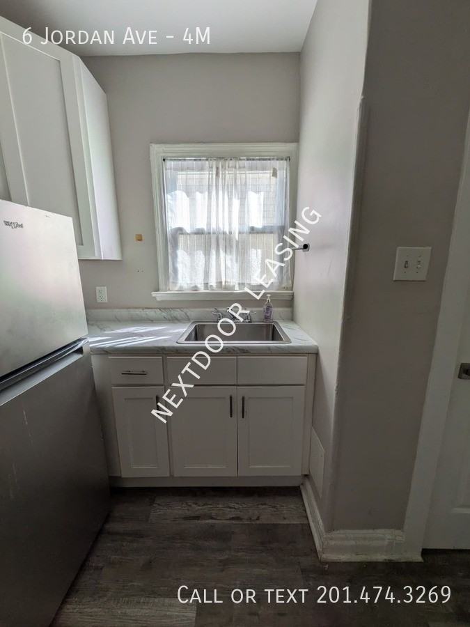 6 Jordan Ave #4M - Photo 3 of 7