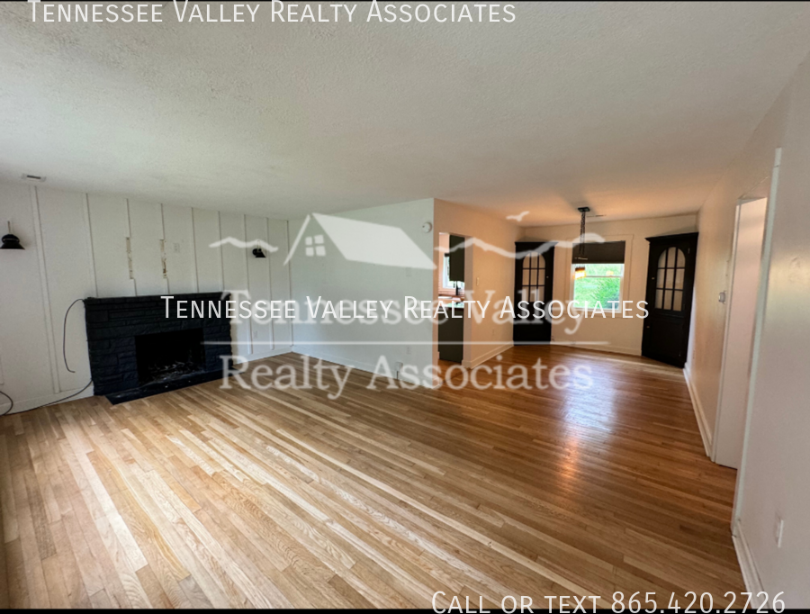 3919 Beverly Pl - Photo 2 of 17