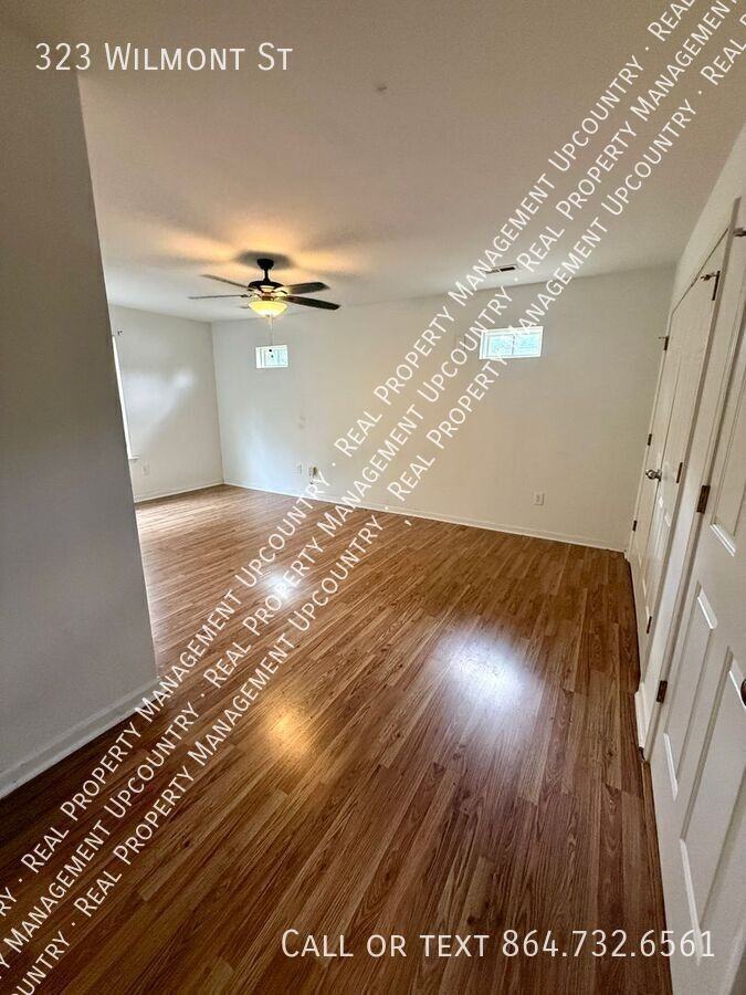 323 Wilmont St - Photo 4 of 15