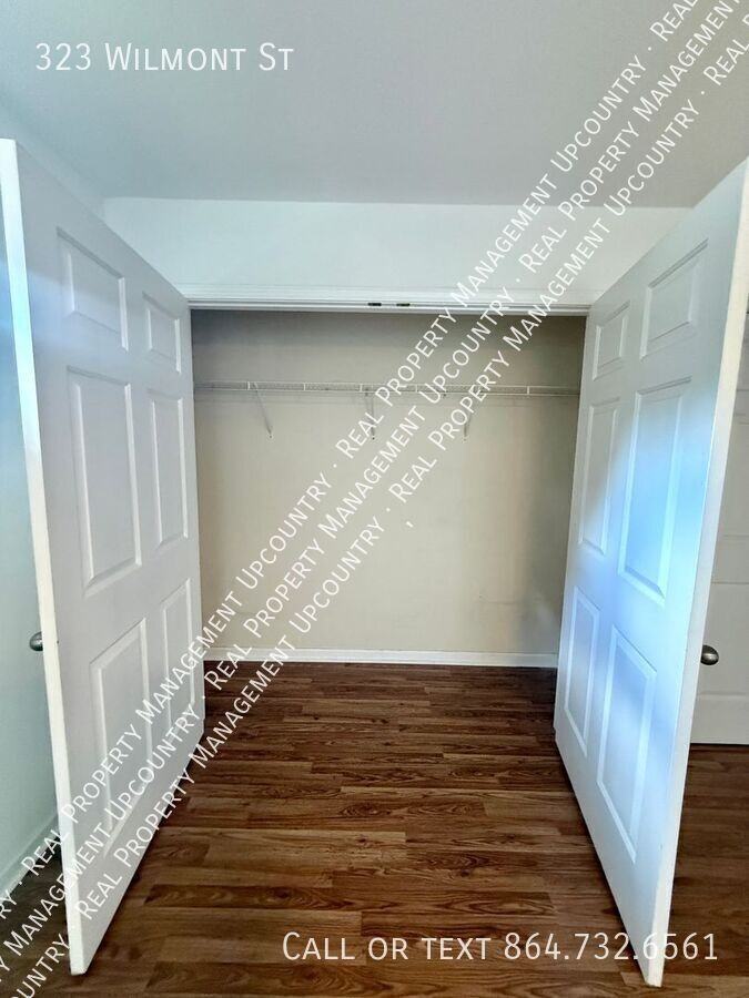 323 Wilmont St - Photo 5 of 15