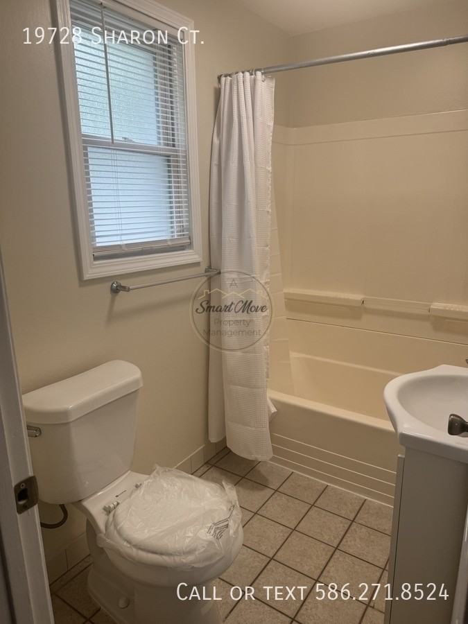 19728 Sharon Ct - Photo 3 of 6