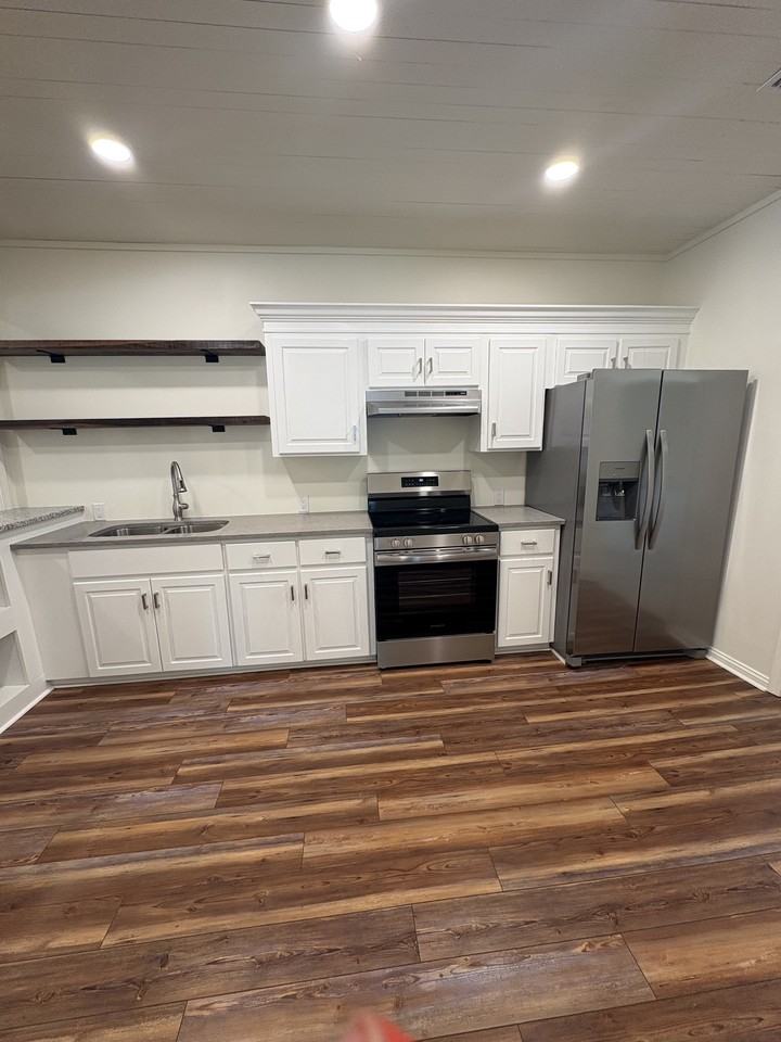 211 Dartmouth St - Photo 4 of 9