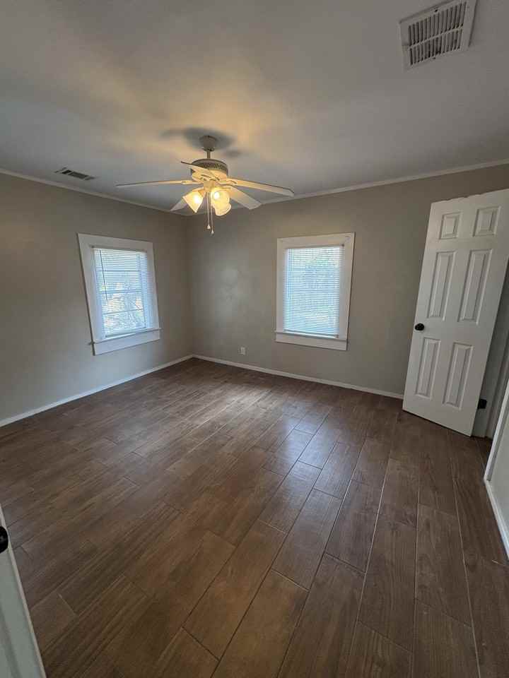 2524 Norwich St - Photo 3 of 7