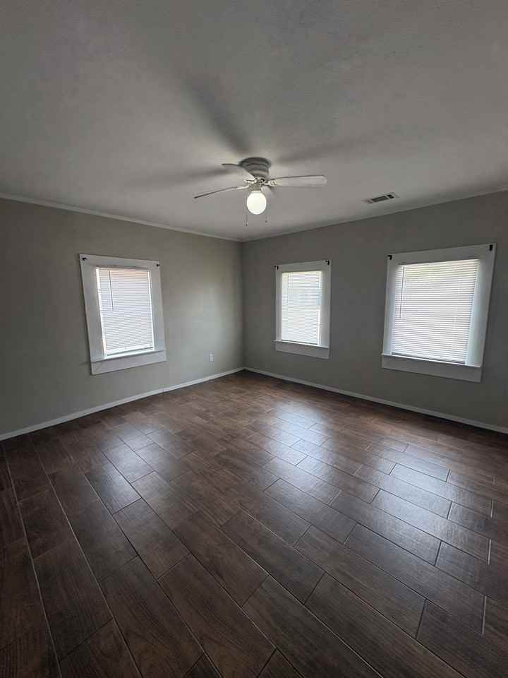 2524 Norwich St - Photo 4 of 7