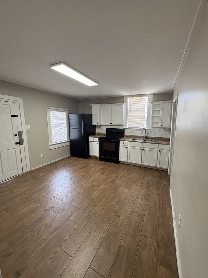 2524 Norwich St - Photo 5 of 7