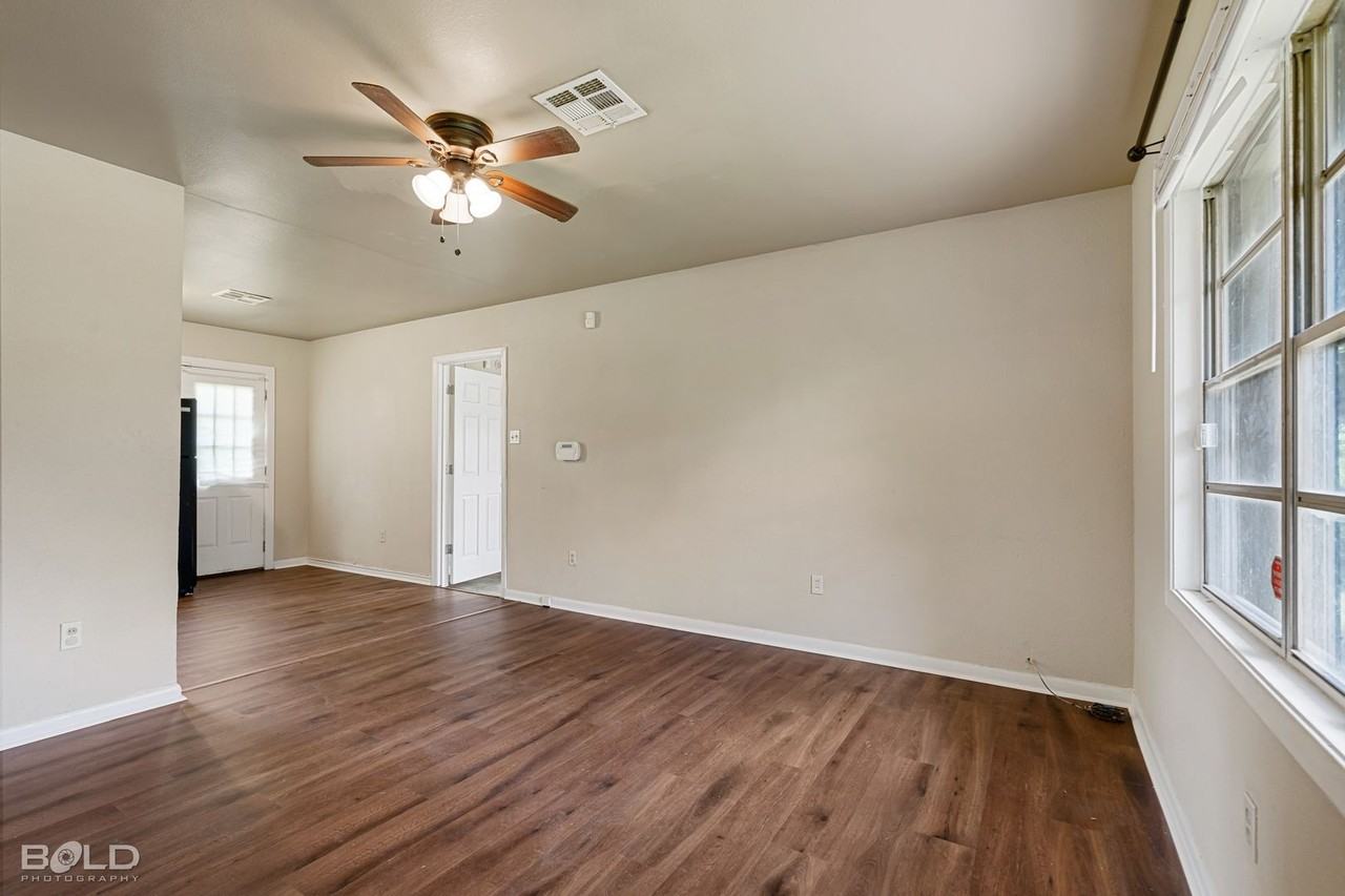 1219 Olwen Dr - Photo 5 of 15