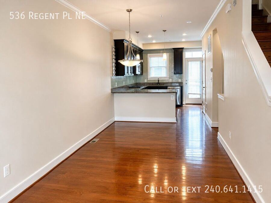 536 Regent Pl Ne - Photo 2 of 19