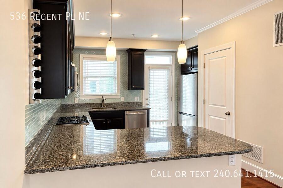 536 Regent Pl Ne - Photo 4 of 19