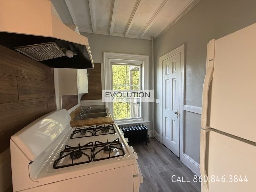 216 E Main St #7 - Photo 5 of 8