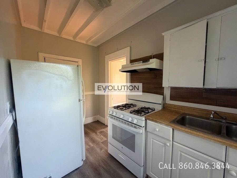 216 E Main St #7 - Photo 6 of 8