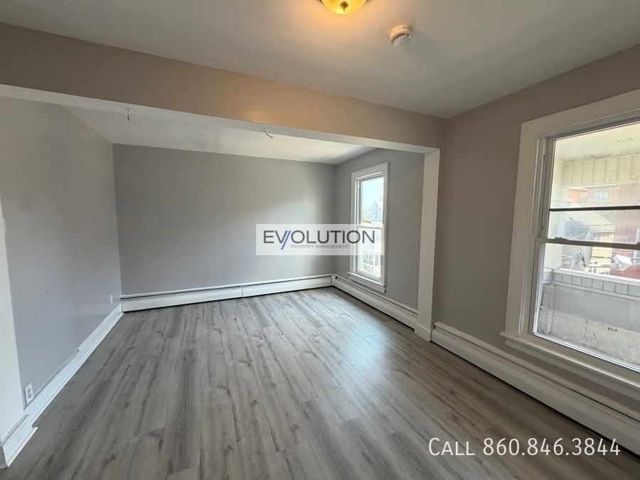 46 Green St Apt 2f - Photo 2 of 14