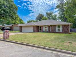featured image of 3309 S 53rd St