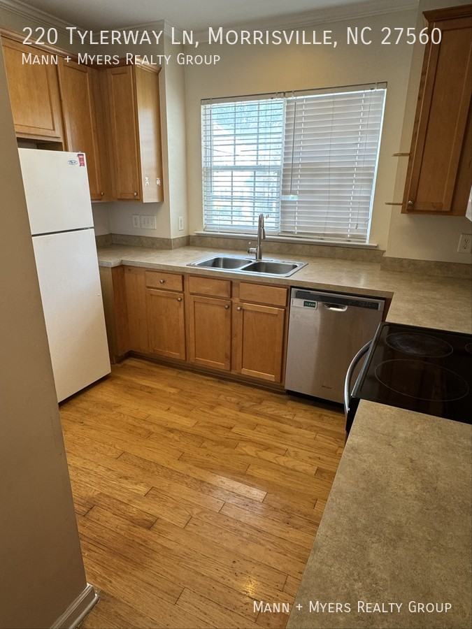 220 Tylerway Ln - Photo 4 of 14
