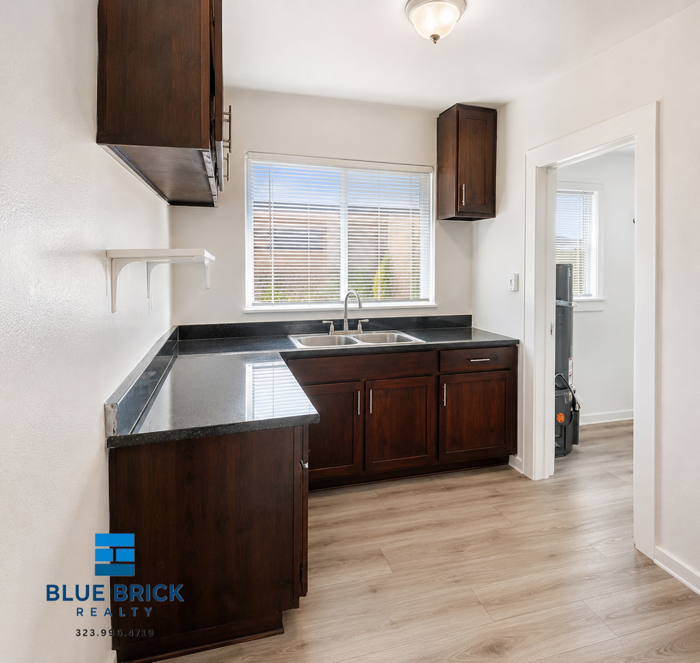 5939 Northside Dr #2 - Photo 3 of 10