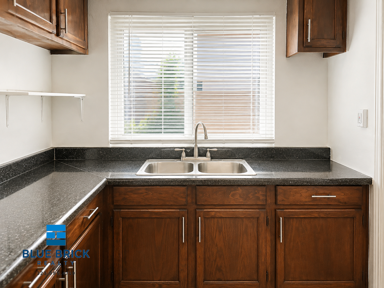 5939 Northside Dr #2 - Photo 4 of 10