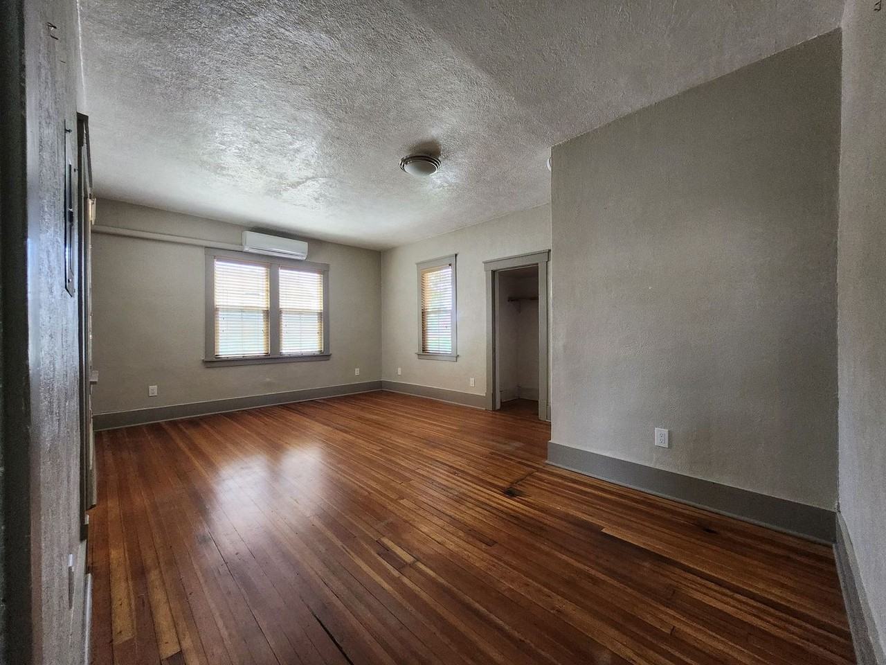 1000 Carteret Ave #5 - Photo 3 of 26