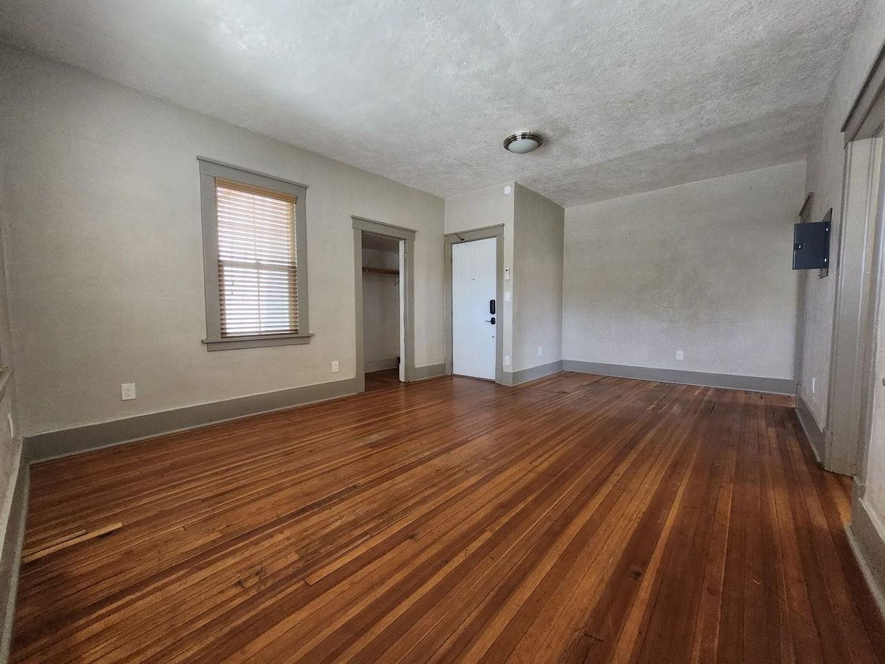 1000 Carteret Ave #5 - Photo 5 of 26