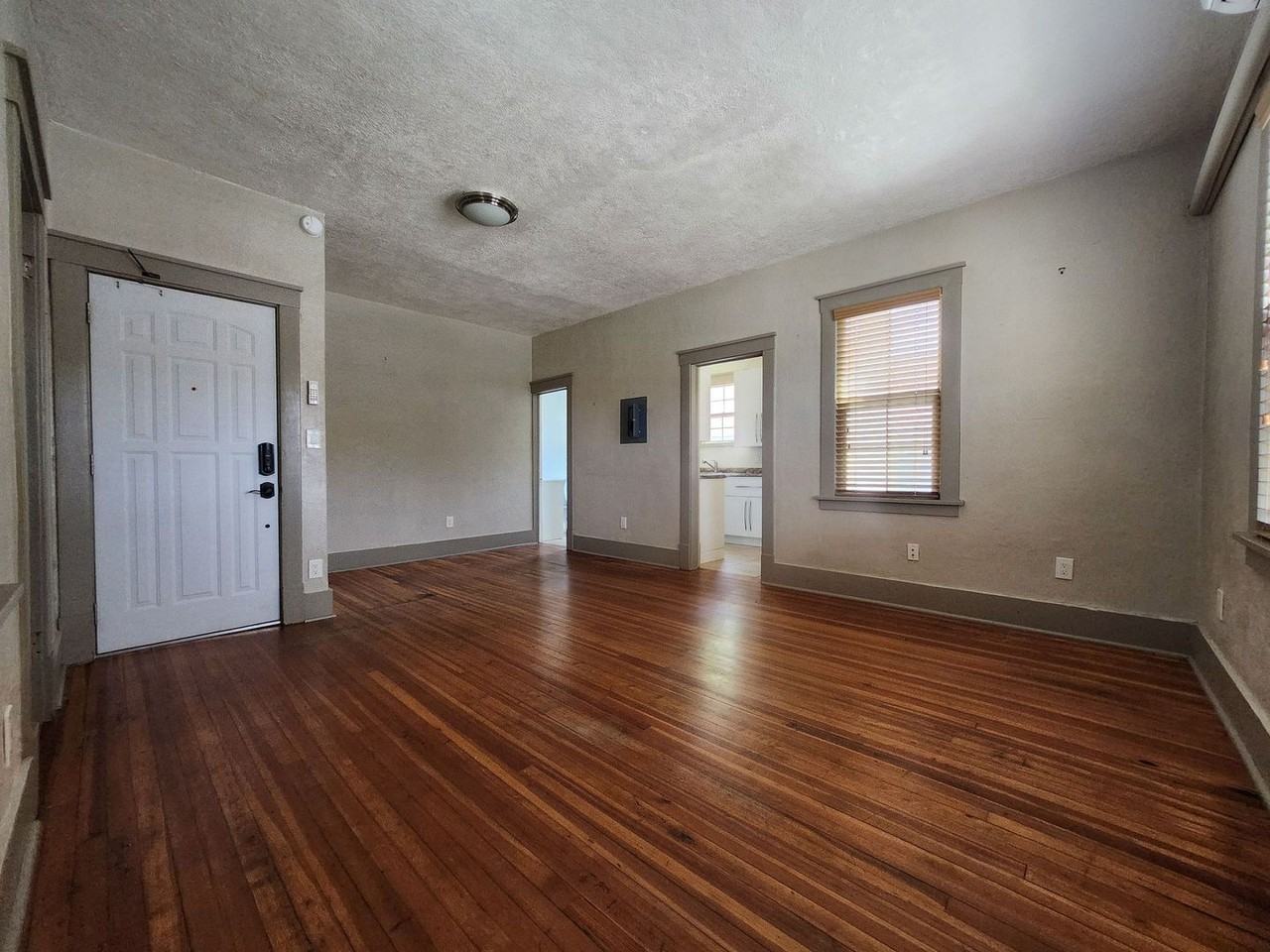 1000 Carteret Ave #5 - Photo 6 of 26