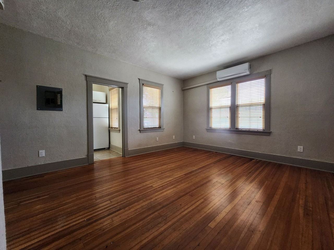 1000 Carteret Ave #5 - Photo 7 of 26