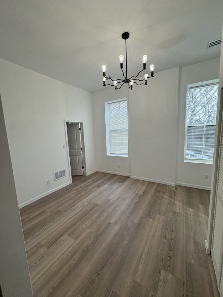 7802 Brownwood Dr - Photo 3 of 24