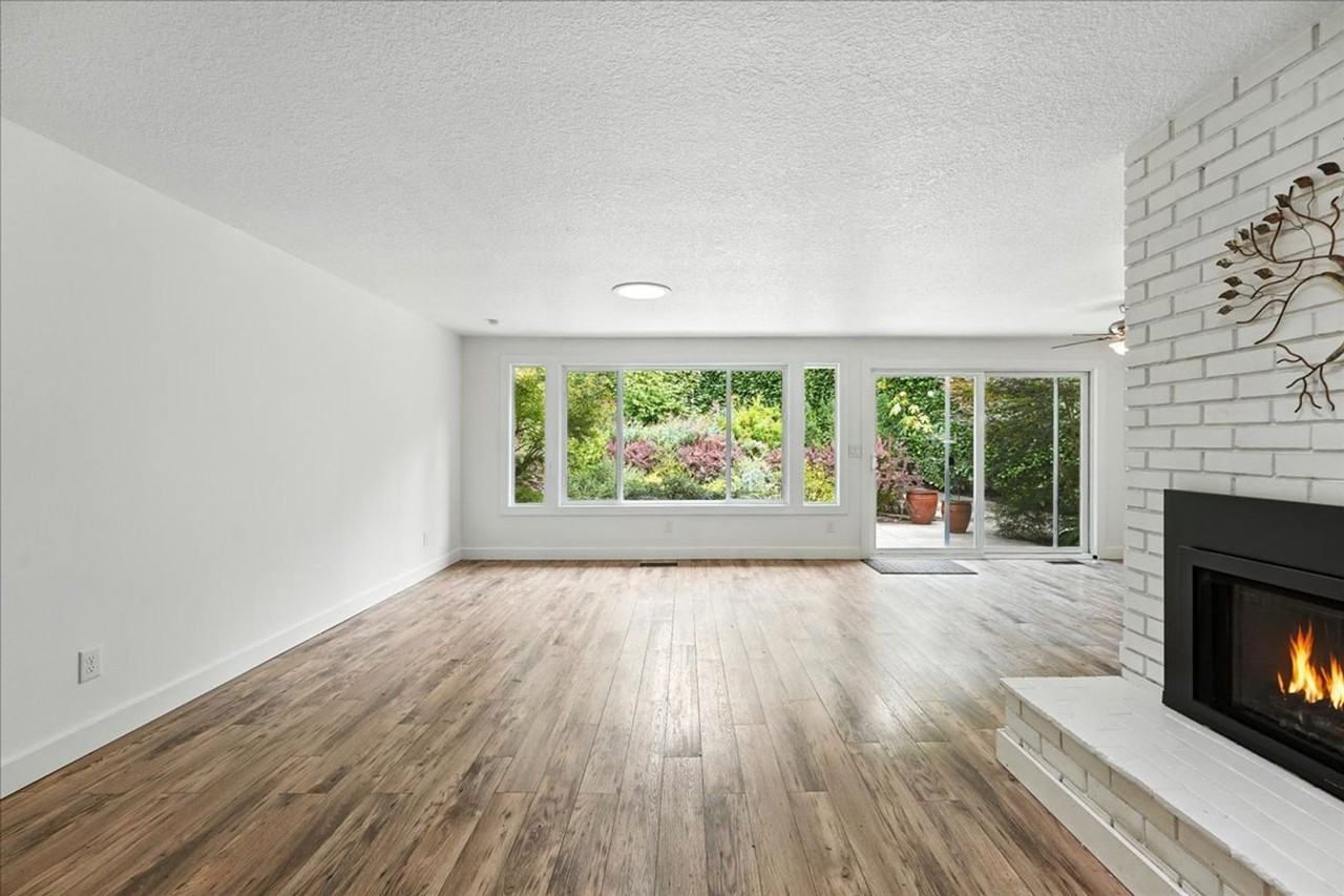 2448 Margery St - Photo 3 of 33