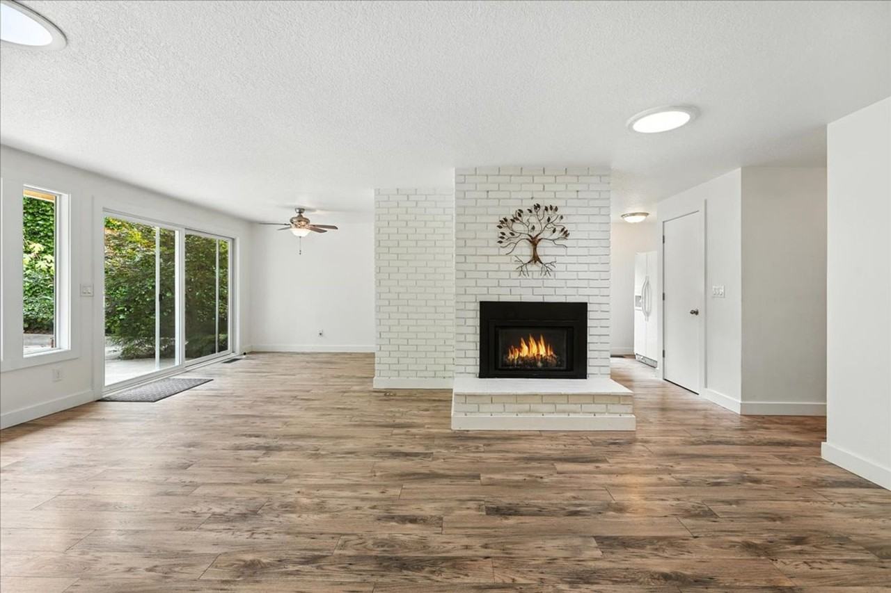 2448 Margery St - Photo 4 of 33