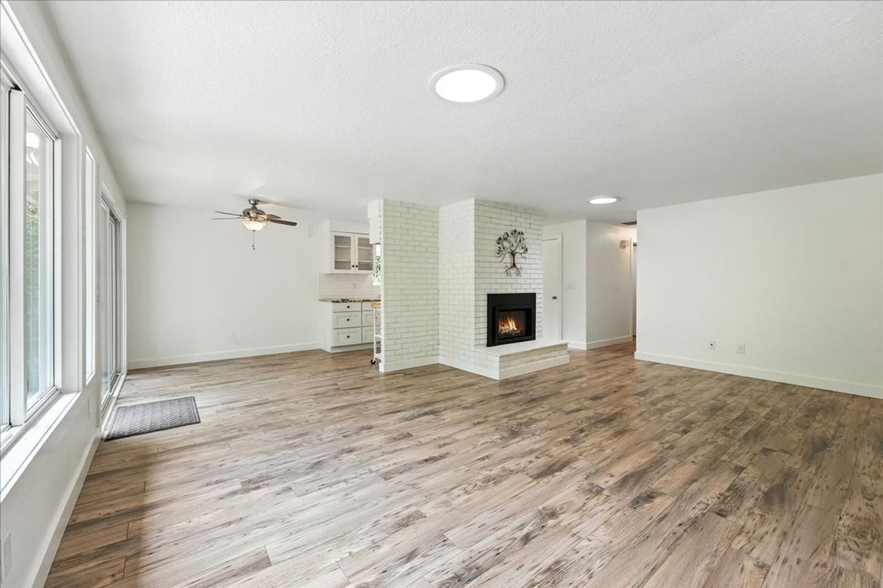 2448 Margery St - Photo 5 of 33