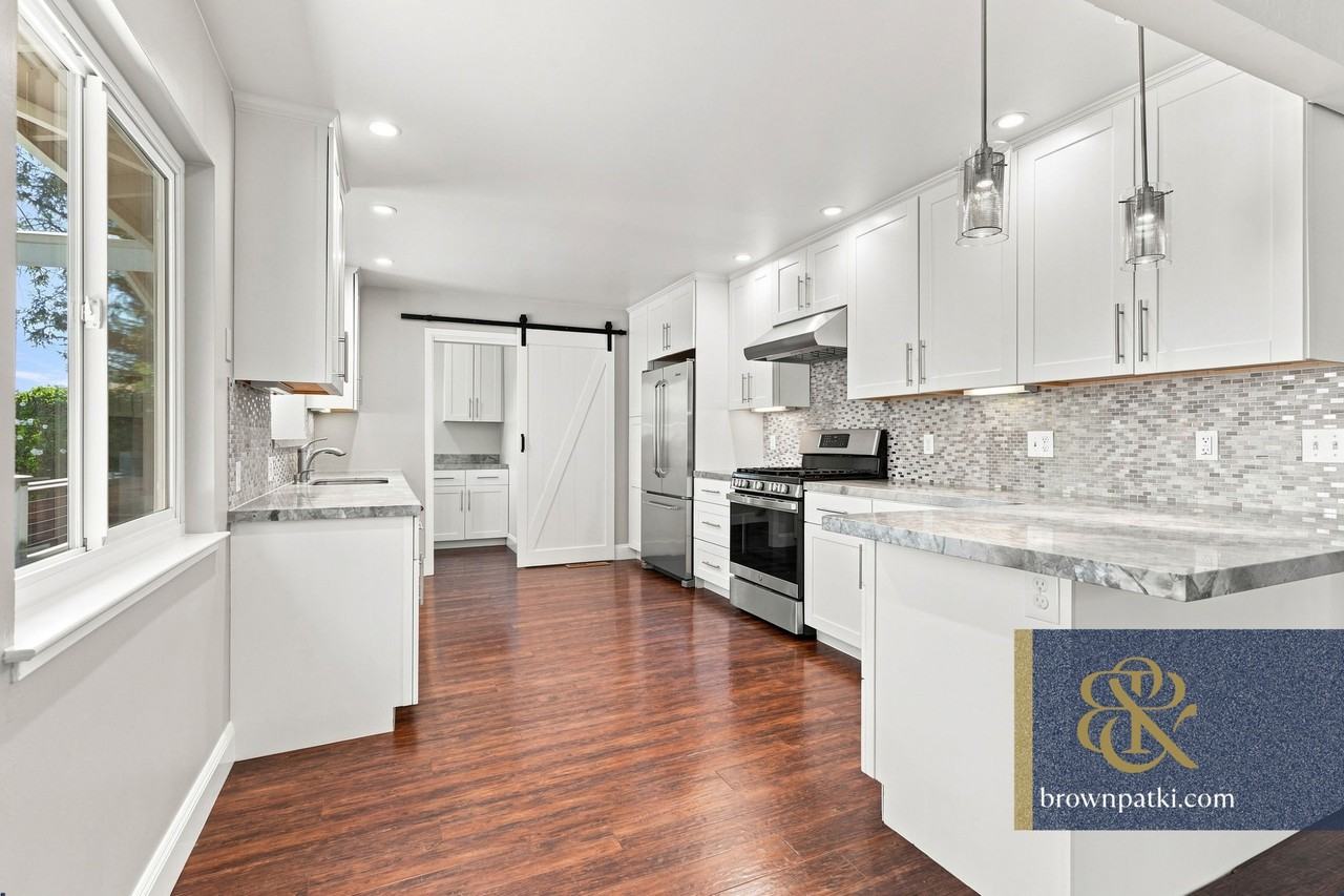 1042 Madison Ave - Photo 7 of 22