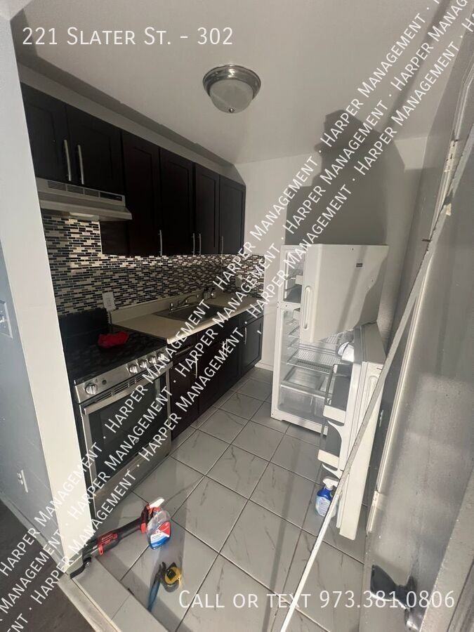 221 Slater St #302 - Photo 2 of 4