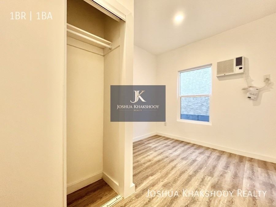 1411 S Burlington Ave #4 - Photo 4 of 5