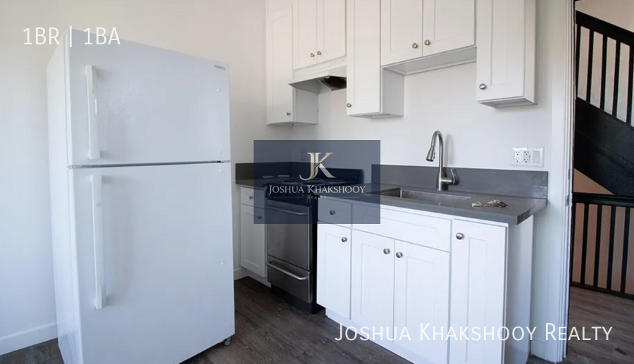 1112 Elden Ave #29 - Photo 3 of 5