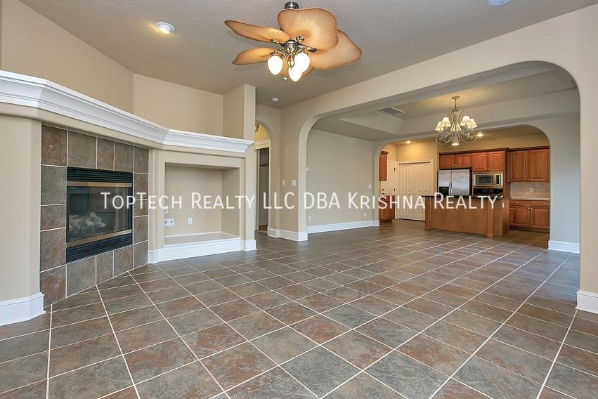 12649 Nw Bayonne Ln - Photo 3 of 19