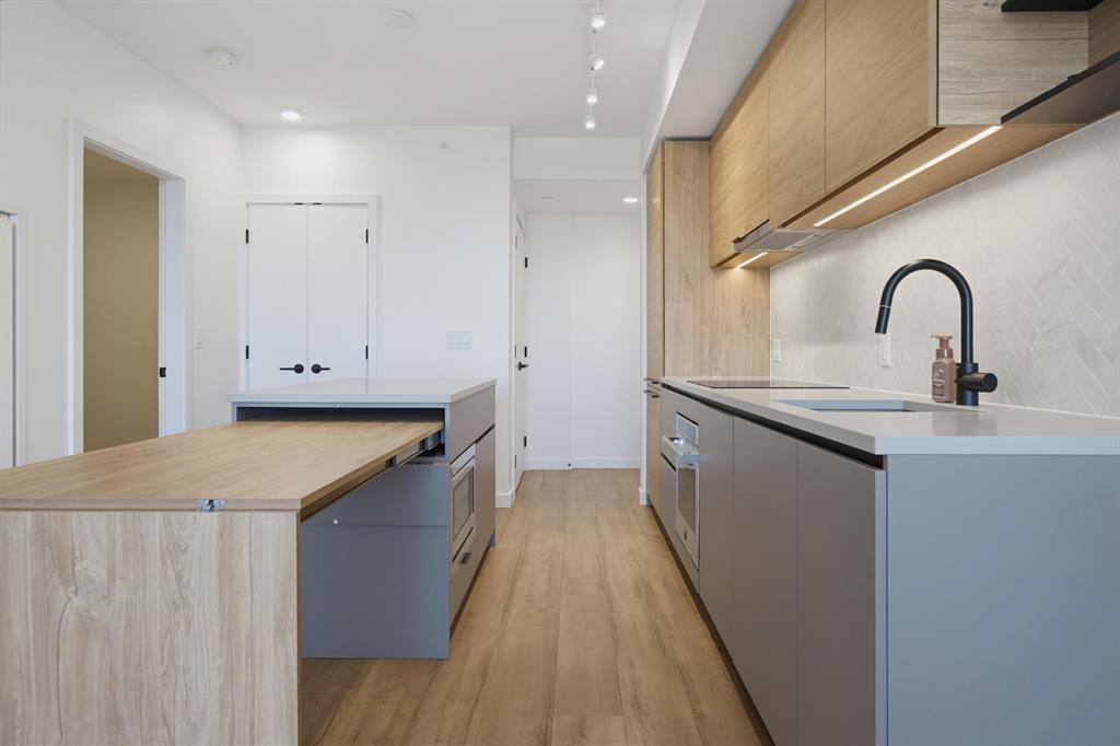 13428 105 Avenue #1512 - Photo 3 of 27