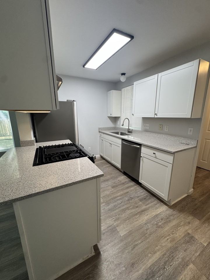 473 Ne Conifer Blvd - Photo 7 of 30