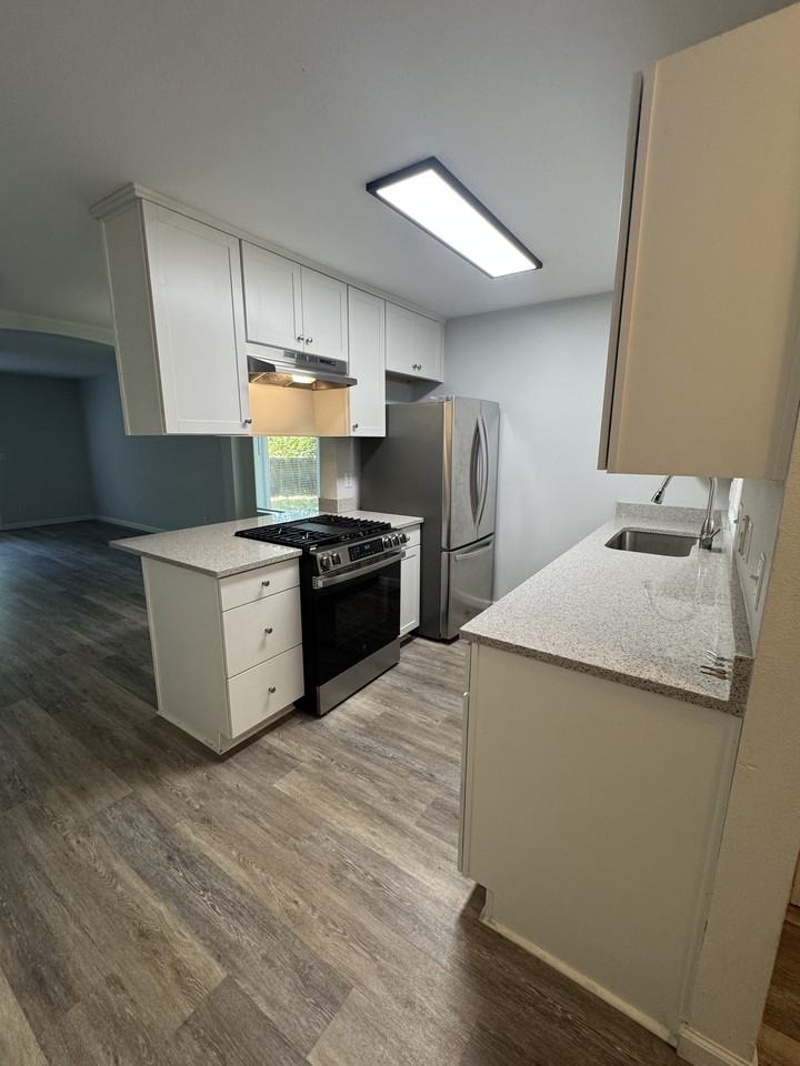 473 Ne Conifer Blvd - Photo 6 of 28