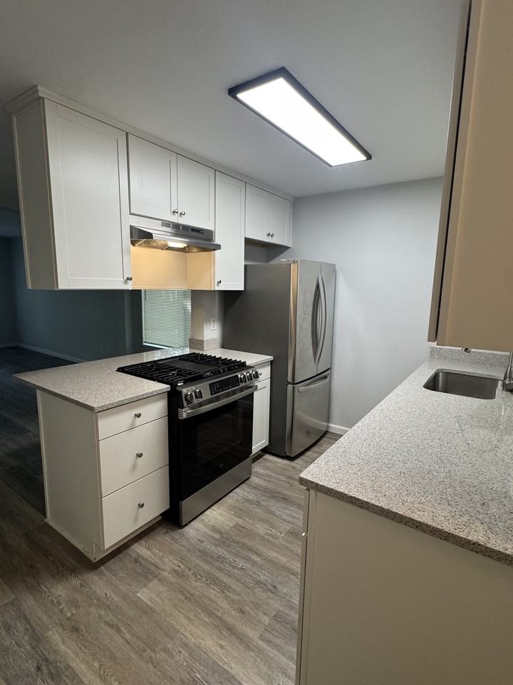 473 Ne Conifer Blvd - Photo 5 of 30