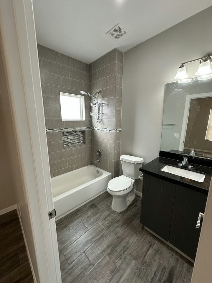 1308 Quitaca Drive, Unit 1 - Photo 4 of 7