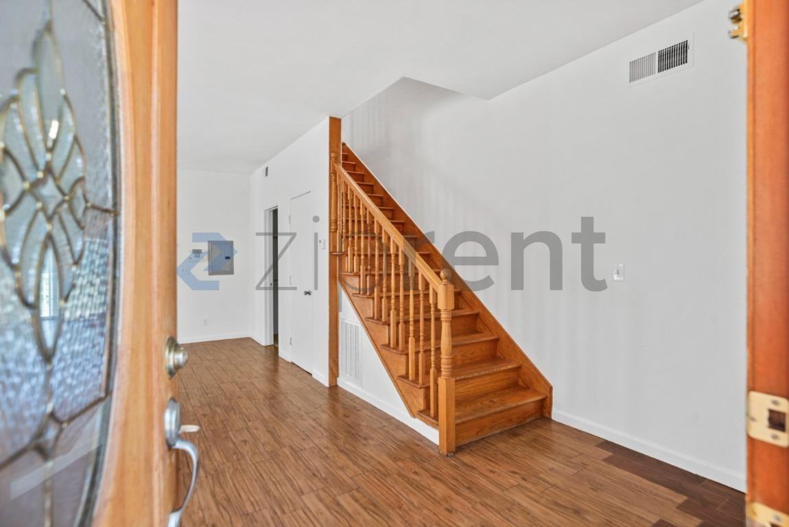 2123 E 25th St - Photo 5 of 27