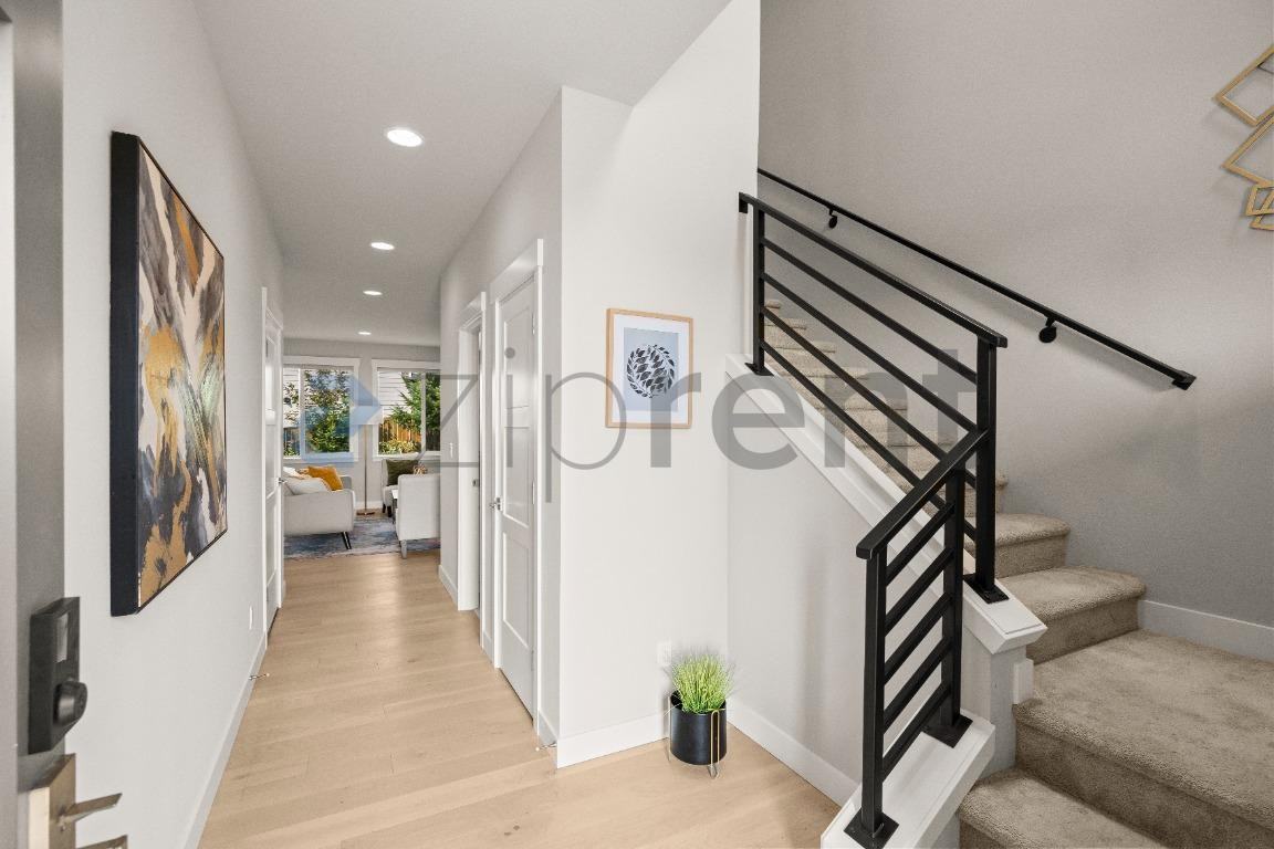 4211 142nd St Se #B - Photo 4 of 27