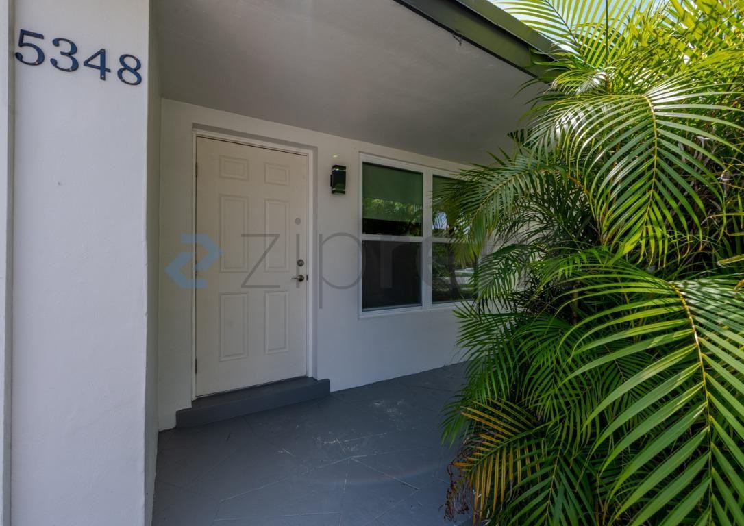 5348 Ne 1st Ter - Photo 4 of 28