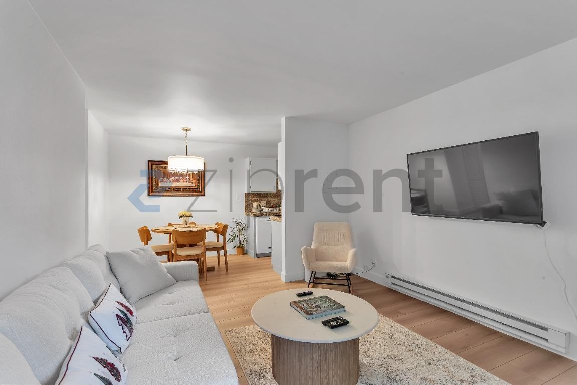 415 Piccadilly Pl #3 - Photo 5 of 23