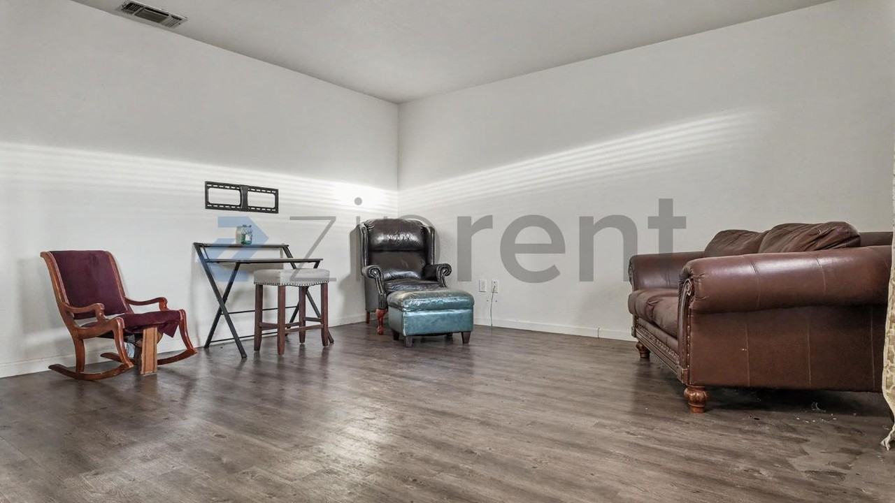 203 Lualan Ln #D - Photo 5 of 31